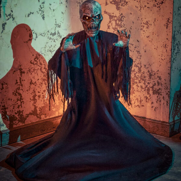 Animatronique M. Dark de 8 pieds