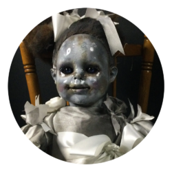 Gruselige Horror-Puppen